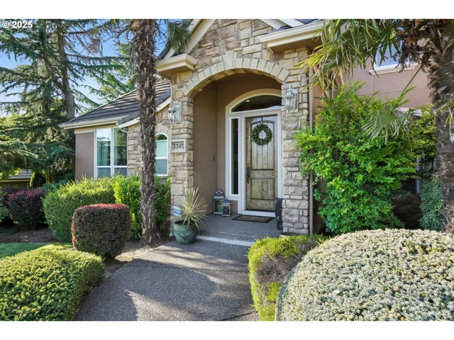 a view of a front door of the house