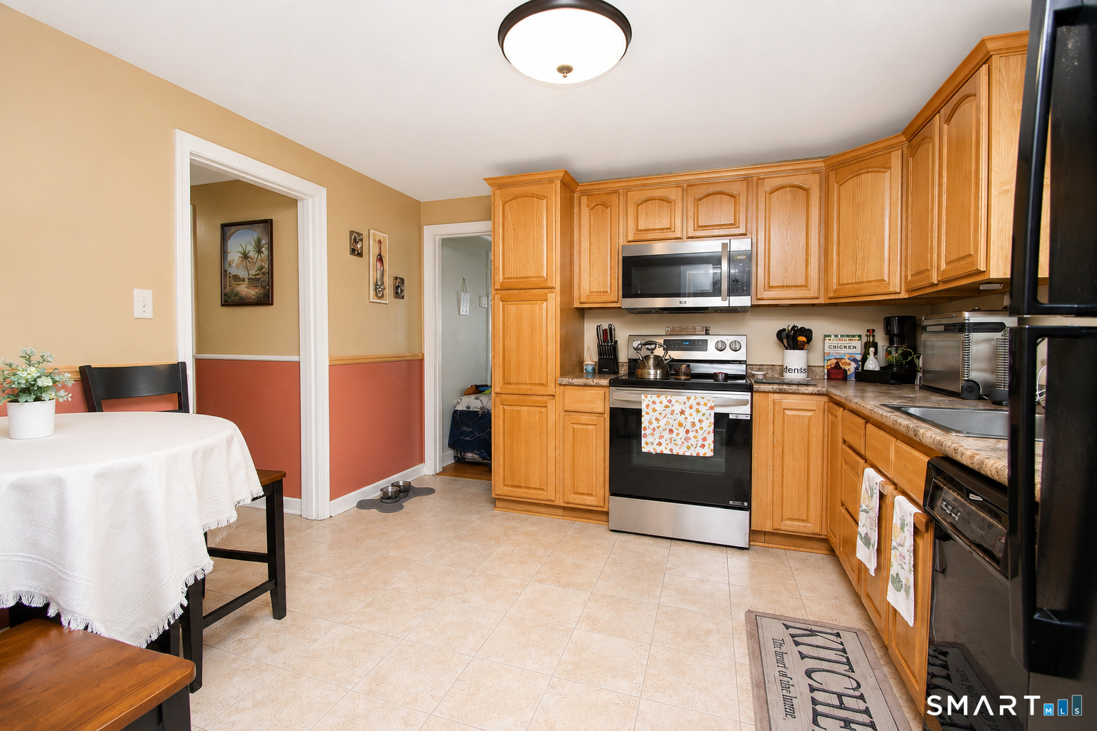 242 Victoria Road Hartford, CT 06114 - Photo 14 of 34