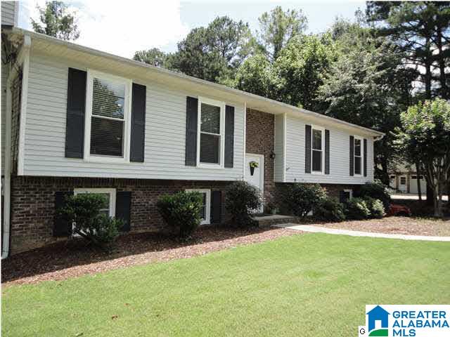 1447 Hill Spun Road Alabaster, AL 35007 - Photo 5 of 32