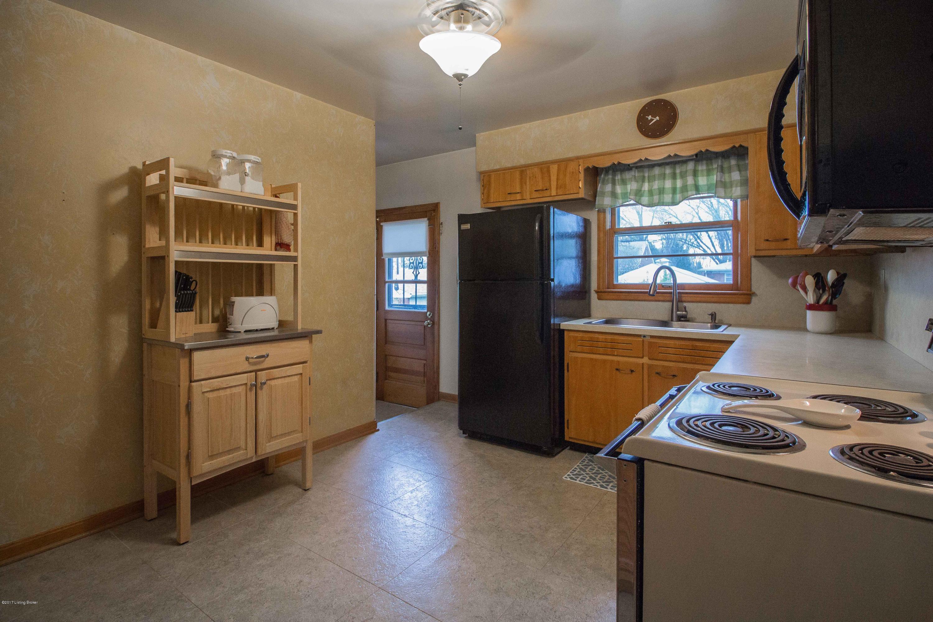 2921 Sheldon Road Louisville, KY 40218 - Photo 7 of 25 7
