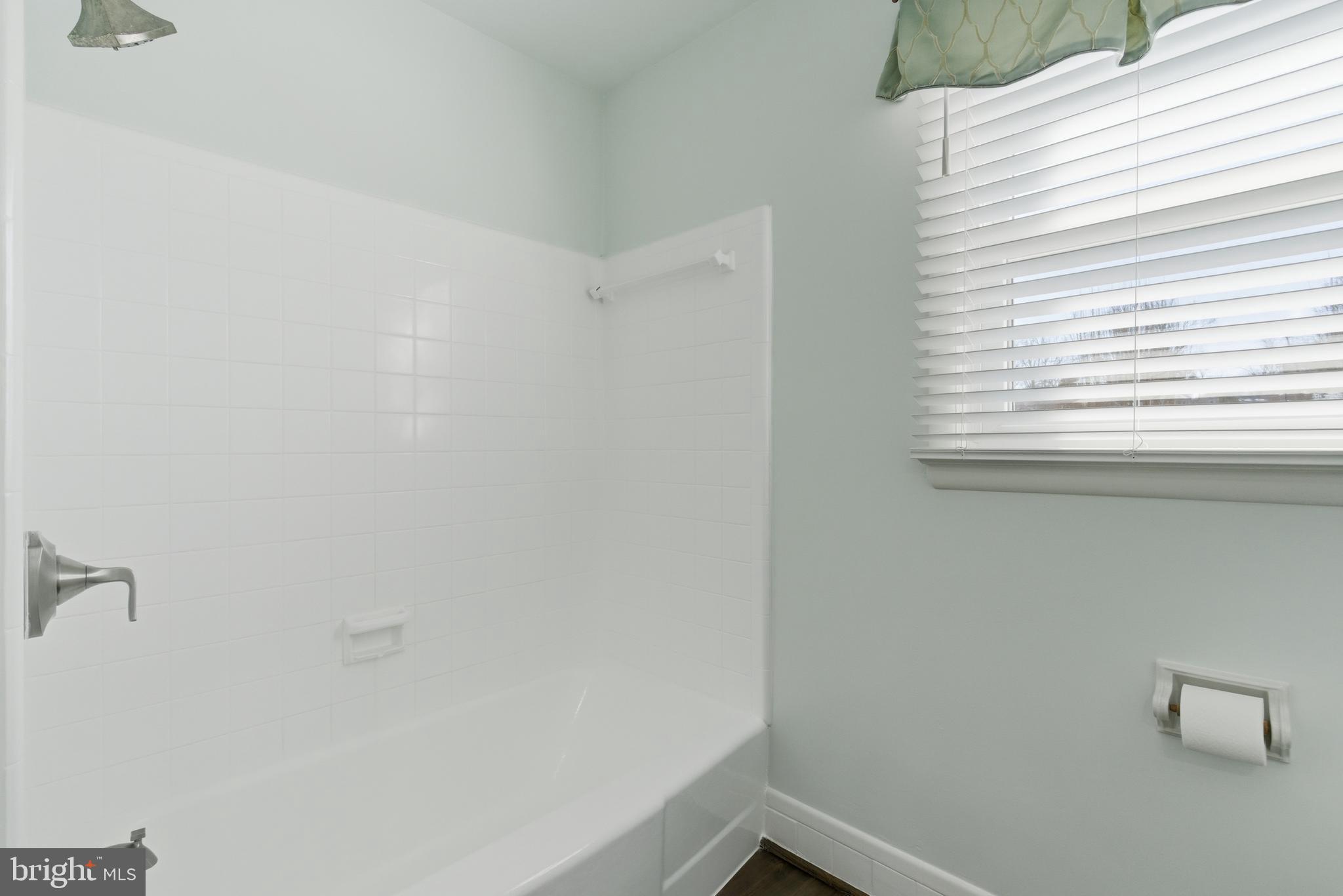 5020 Alta Vista Road Bethesda, MD 20814 - Photo 23 of 41 a small space with a window
