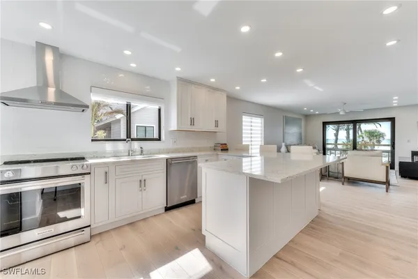 $1,650,000 | 1408 Beach Cottages, Captiva, FL 33924