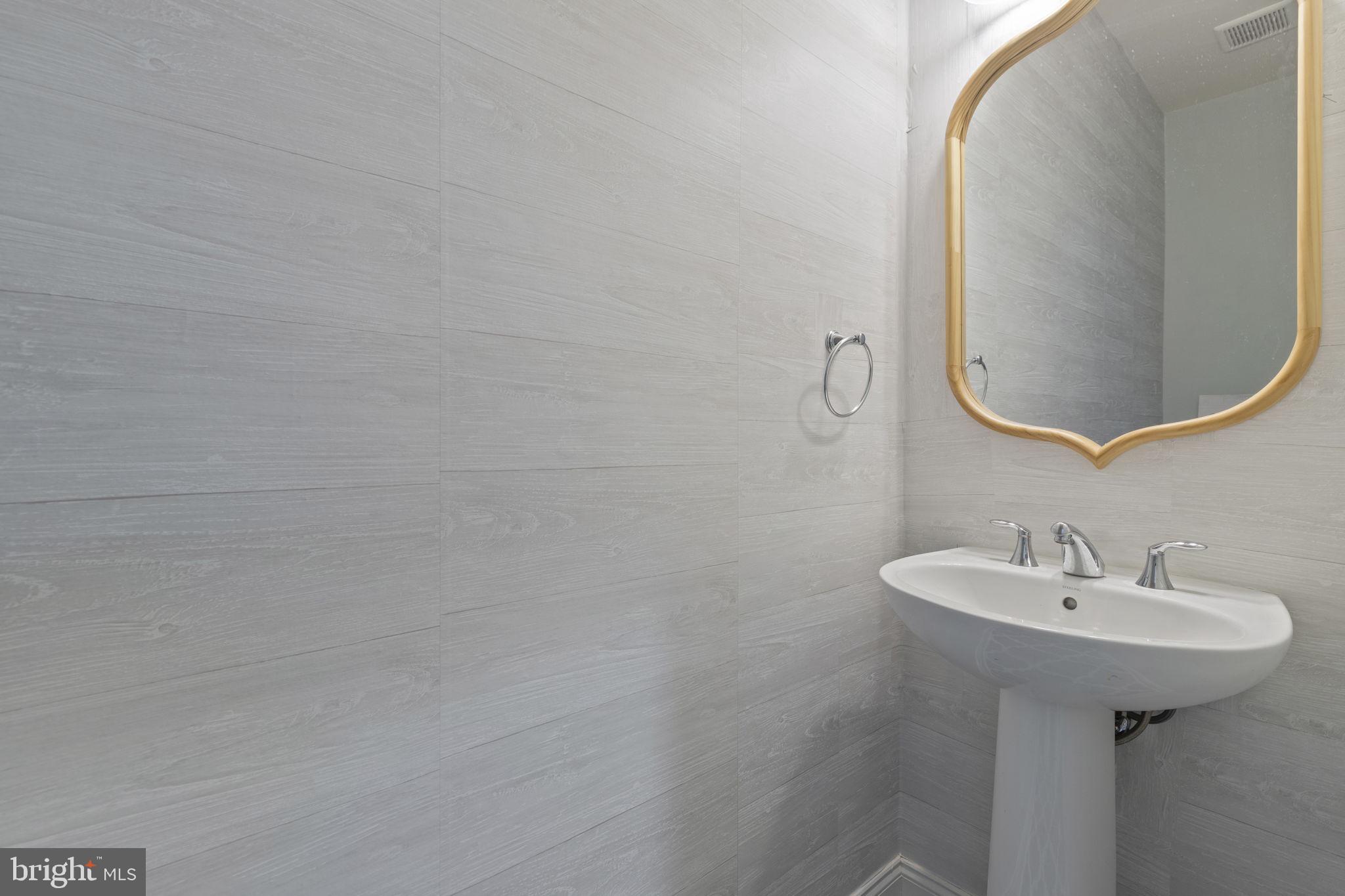 745 Dowers Road Abingdon, MD 21009 - Photo 23 of 61 Hall half bath