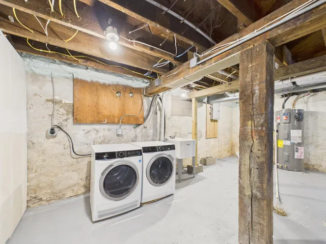 $200,000 | 1933 Hillside Avenue North, Minneapolis, MN 55411