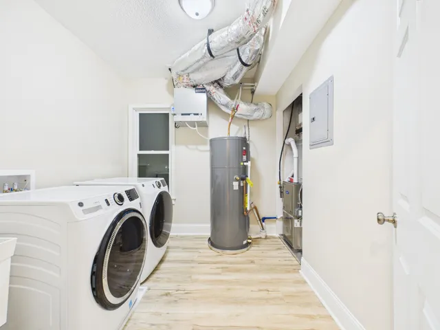 $200,000 | 1933 Hillside Avenue North, Minneapolis, MN 55411