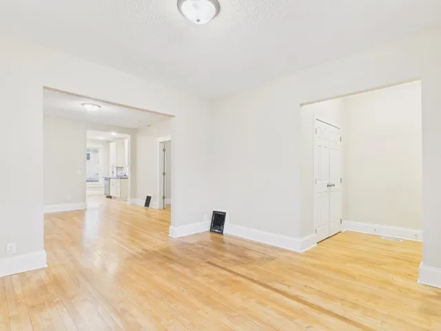 $200,000 | 1933 Hillside Avenue North, Minneapolis, MN 55411