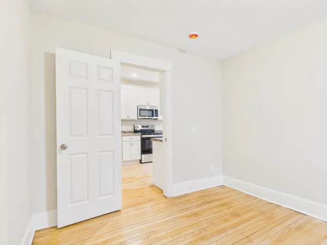 $200,000 | 1933 Hillside Avenue North, Minneapolis, MN 55411