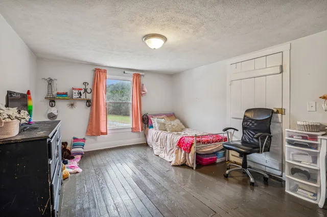 $339,500 | 147 Sloan Branch Road, Pleasant Shade, TN 37145