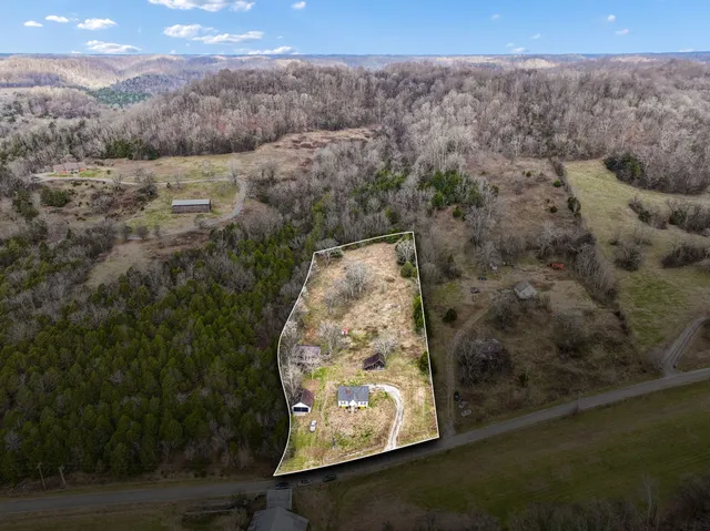 $339,500 | 147 Sloan Branch Road, Pleasant Shade, TN 37145