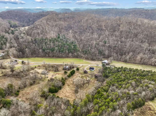 $339,500 | 147 Sloan Branch Road, Pleasant Shade, TN 37145