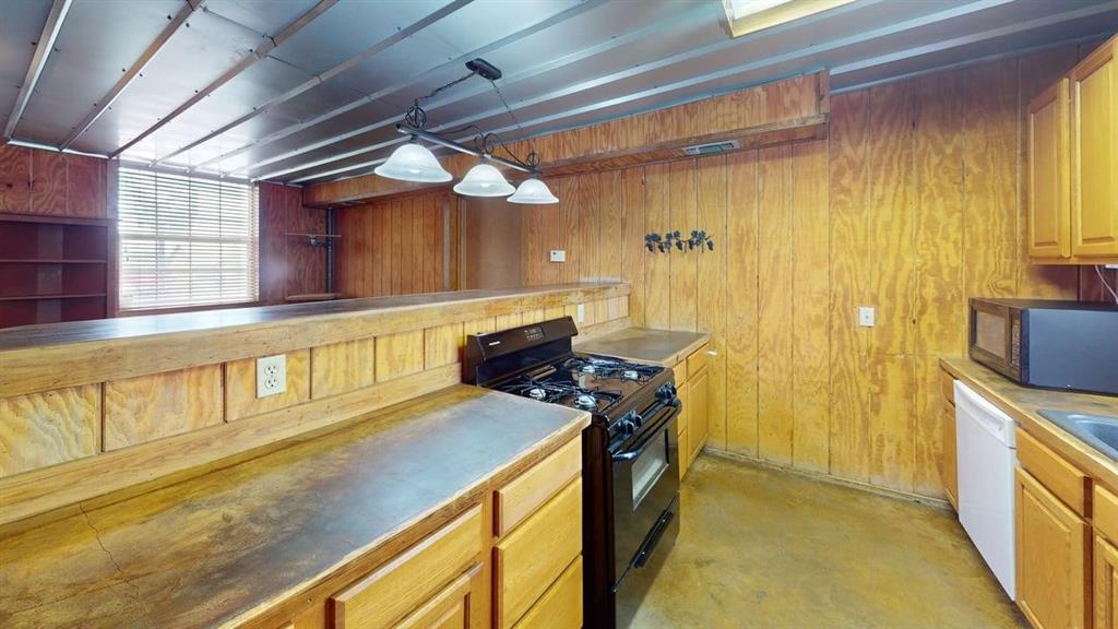 101 South Loop Drive Brady, TX 76825 - Photo 18 of 32