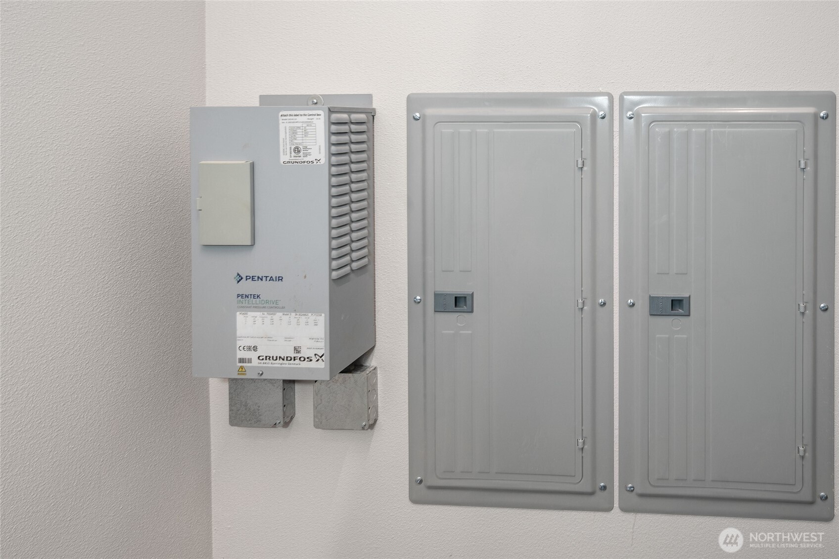 35315 South Bootstrap Lane Cheney, WA 99004 - Photo 18 of 27 a bathroom with a shower