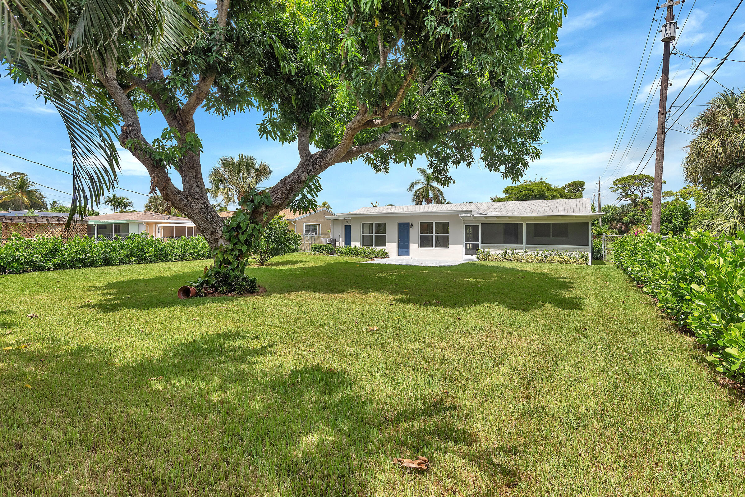 2001 Collier Avenue Lake Worth, FL 33461 - Photo 19 of 21 20210907112719555760000000-o