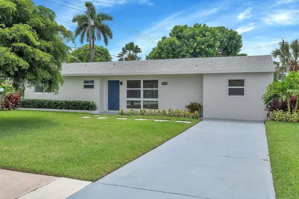 $3,500 | 2001 Collier Avenue, Lake Worth, FL 33461
