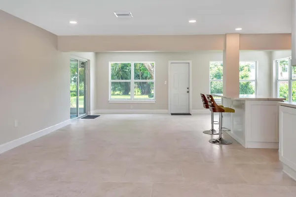 $3,500 | 2001 Collier Avenue, Lake Worth, FL 33461