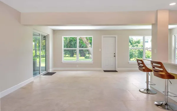 $3,500 | 2001 Collier Avenue, Lake Worth, FL 33461