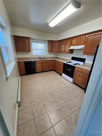 $2,150 | 2 Highland Street, Skaneateles, NY 13152