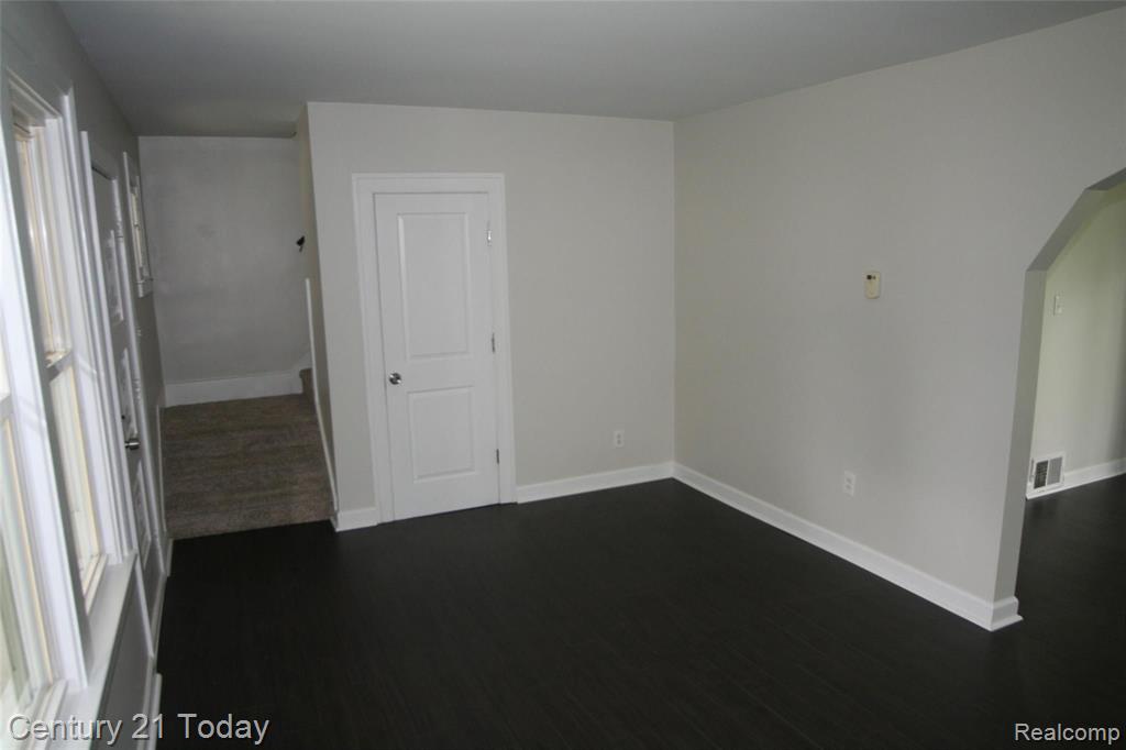 77 East Rutgers Avenue Pontiac, MI 48340 - Photo 13 of 23 Gallery Image 13