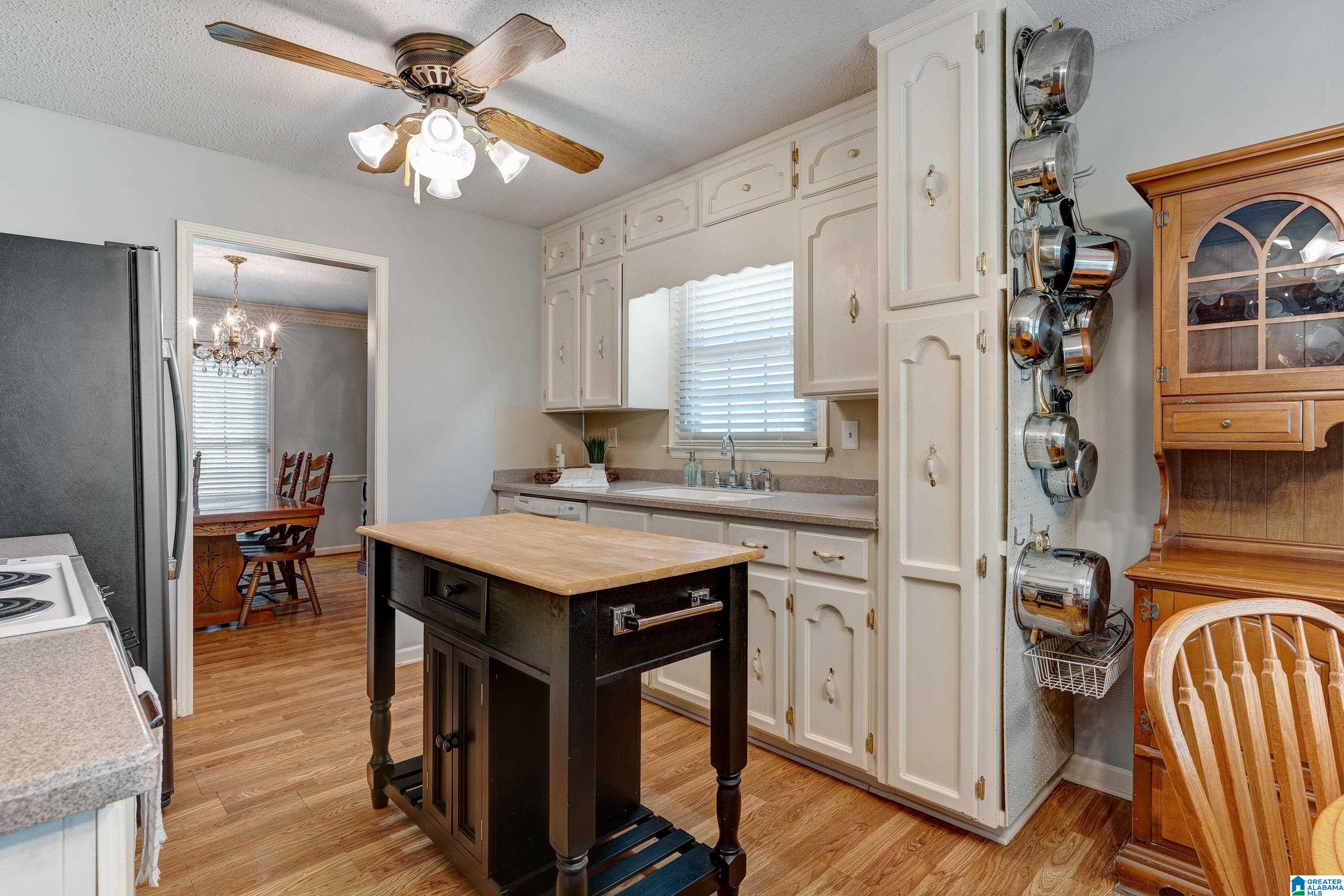 1463 Caribbean Circle Alabaster, AL 35007 - Photo 11 of 32