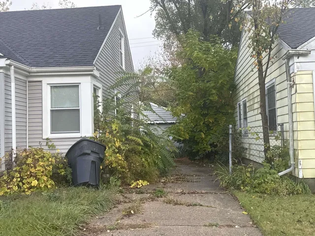 $99,700 | 18498 Vaughan Street, Detroit, MI 48219