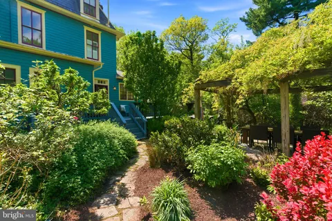 $1,325,000 | 1102 Edgevale Road, Silver Spring, MD 20910