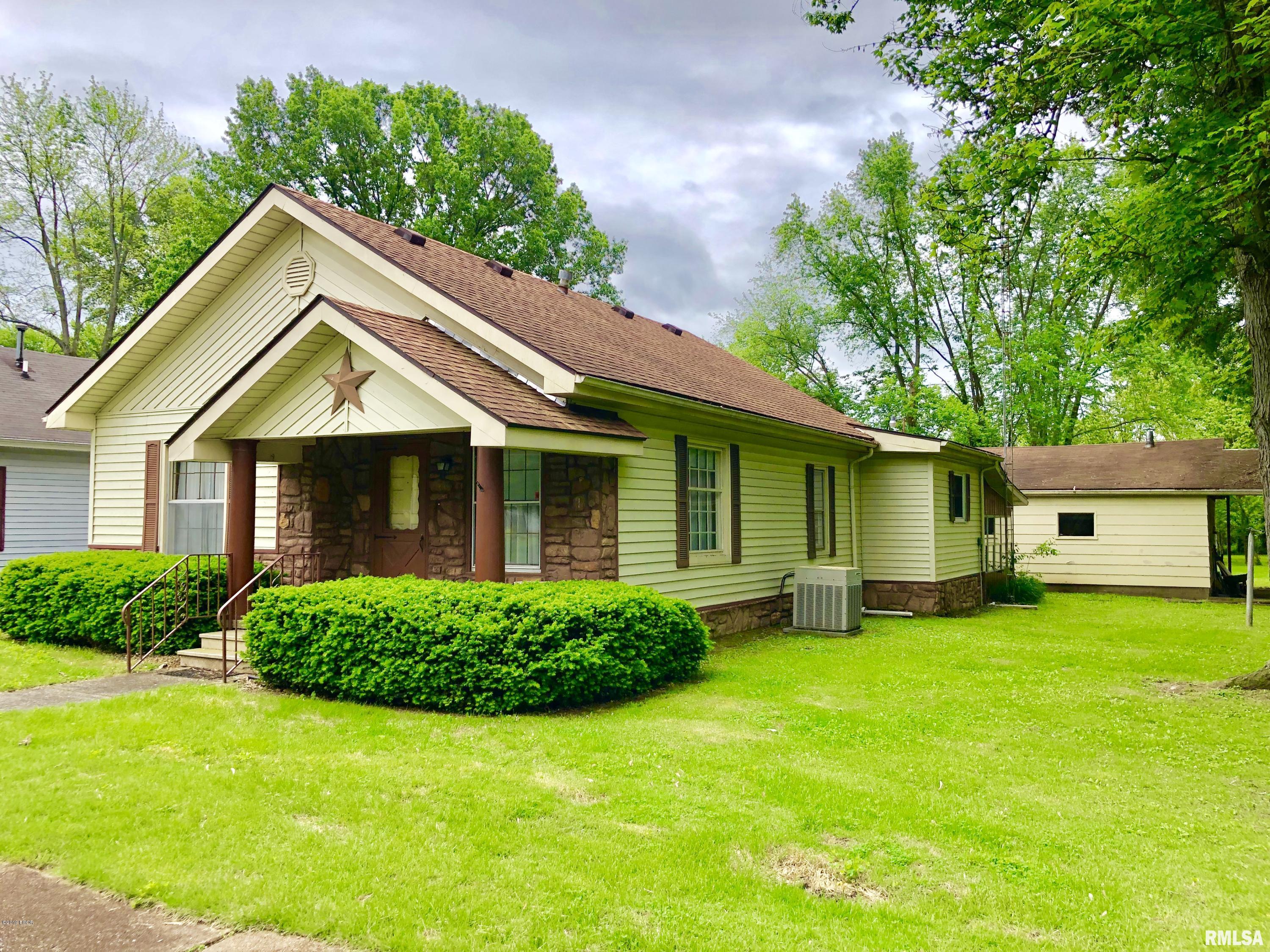 502 West Patton Valier, IL 62891 - Photo 1 of 32 Gallery Image 1