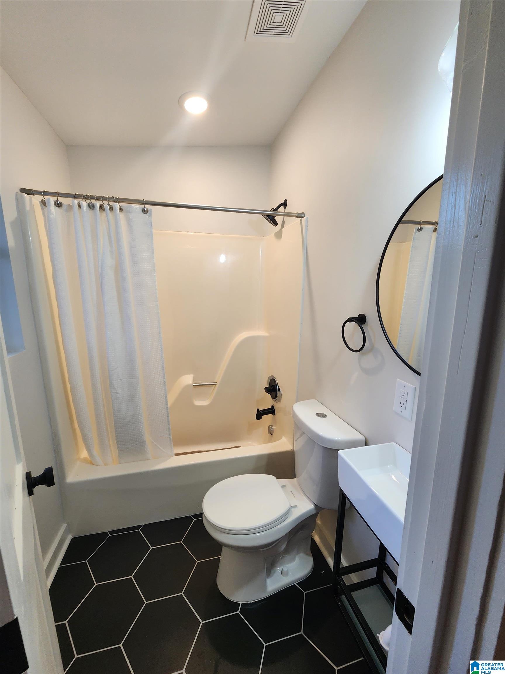 877 Goldwire Street Southwest Birmingham, AL 35211 - Photo 21 of 26