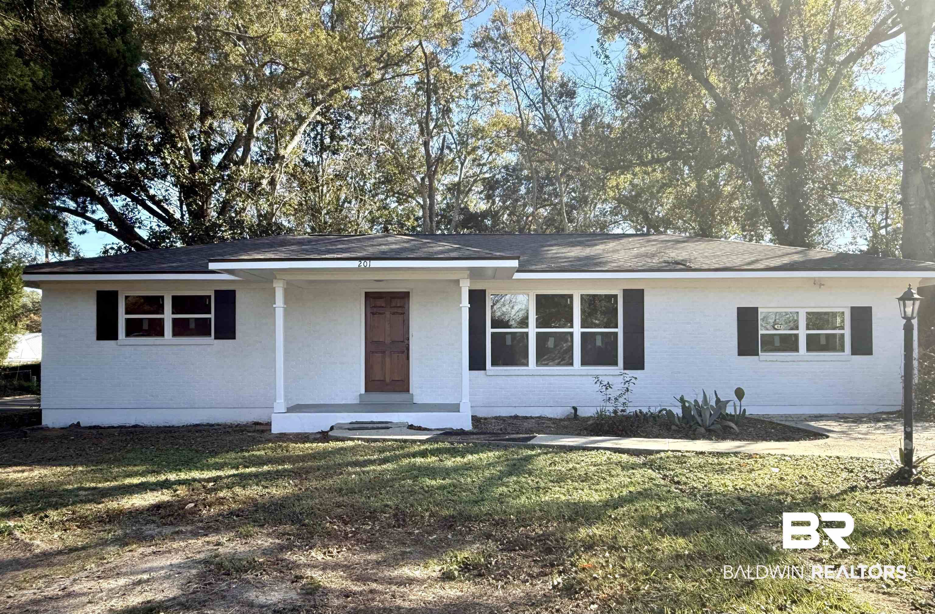 201 South Stuart Street Foley, AL 36535 - Photo 1 of 16
