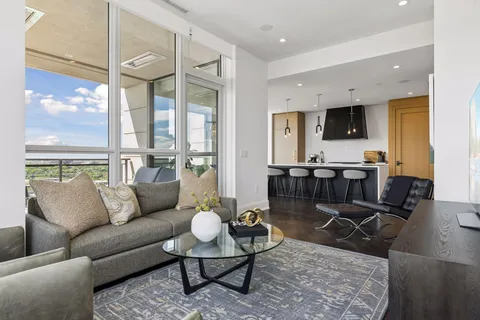 $1,090,000 | 1111 West River Parkway, Unit 23D, Minneapolis, MN 55415