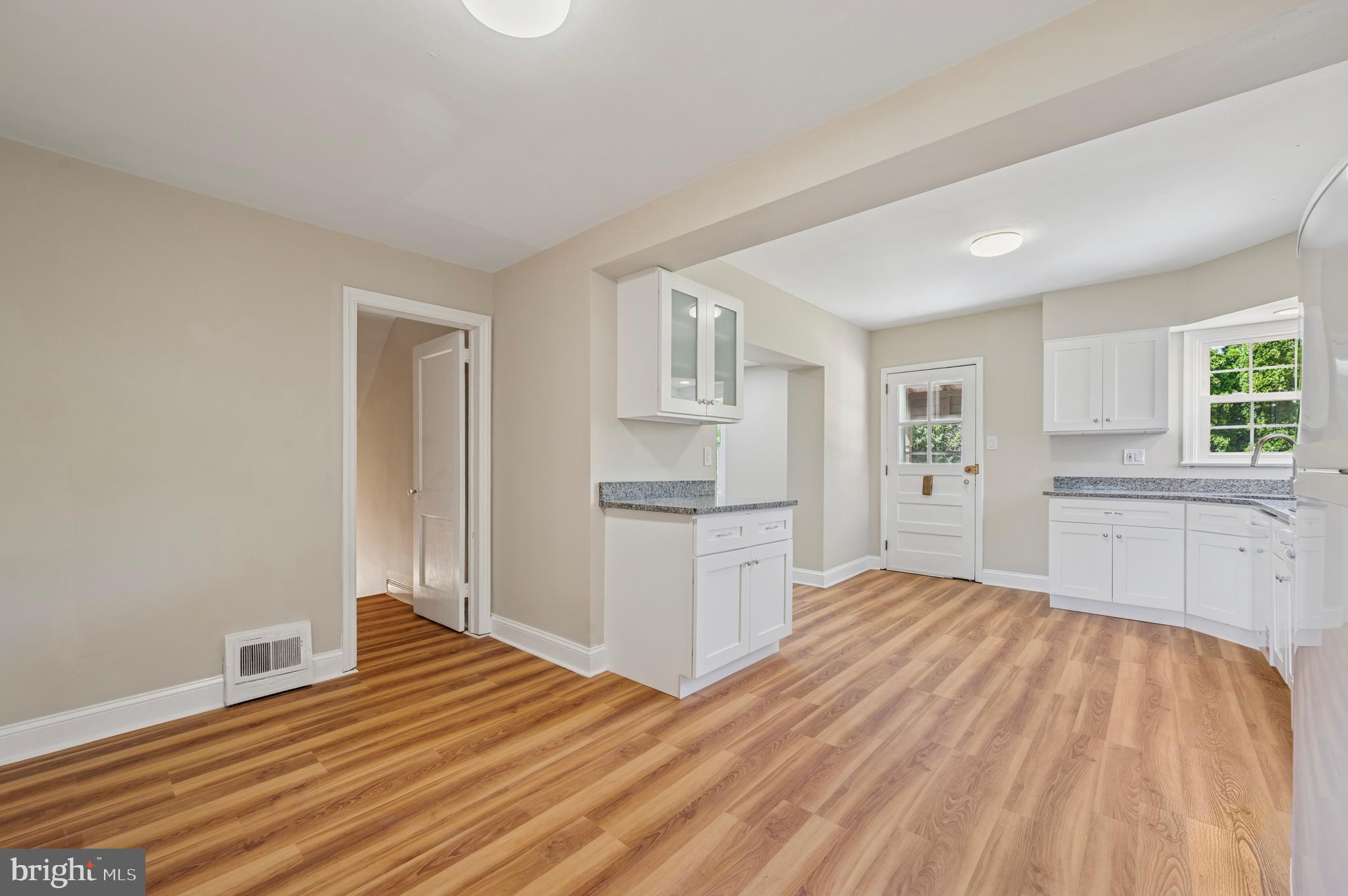 220 Farnham Road Havertown, PA 19083 - Photo 12 of 26 Eat in Kitchen - Dining Space