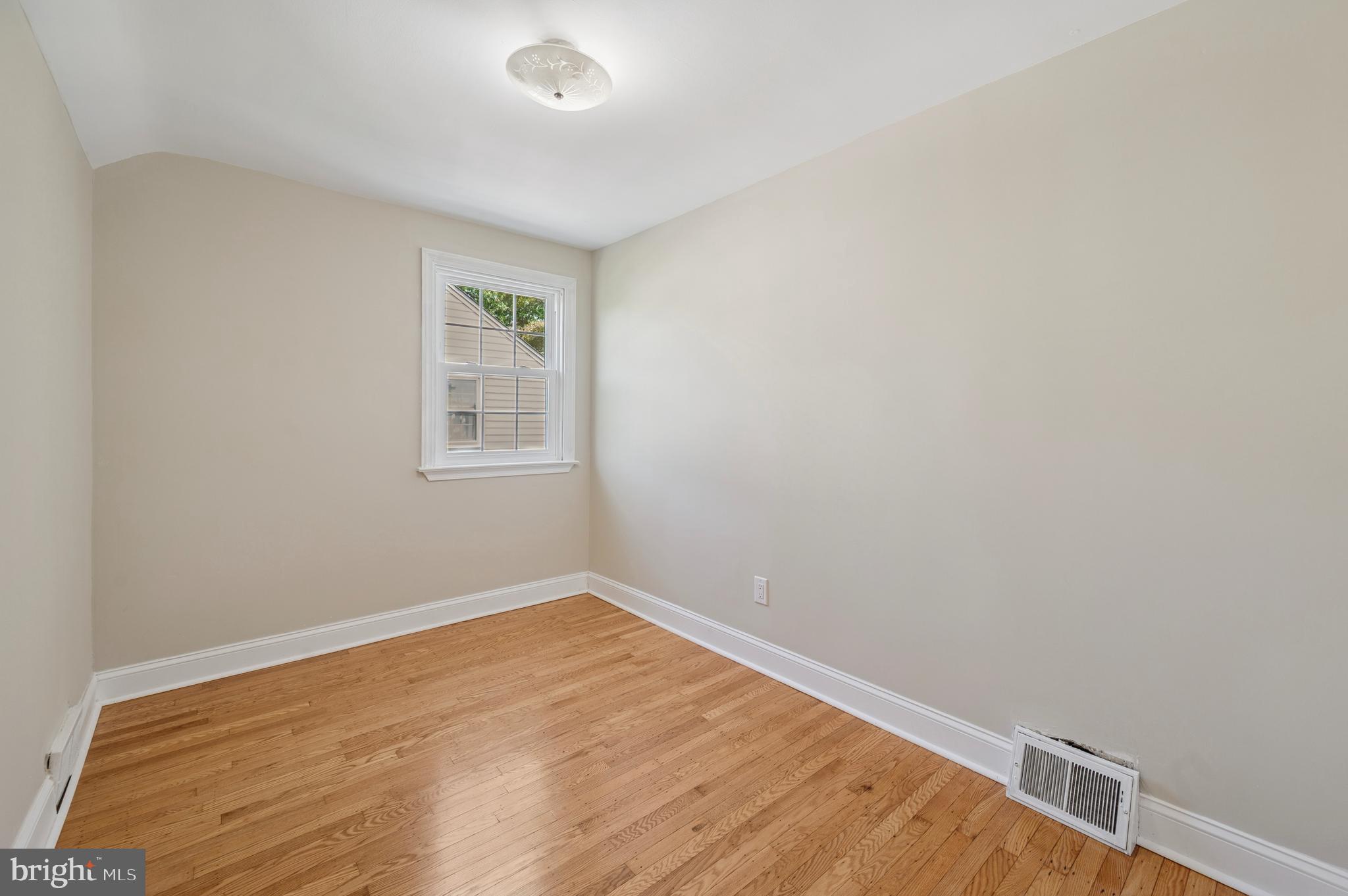 220 Farnham Road Havertown, PA 19083 - Photo 17 of 26 1st Bedroom
