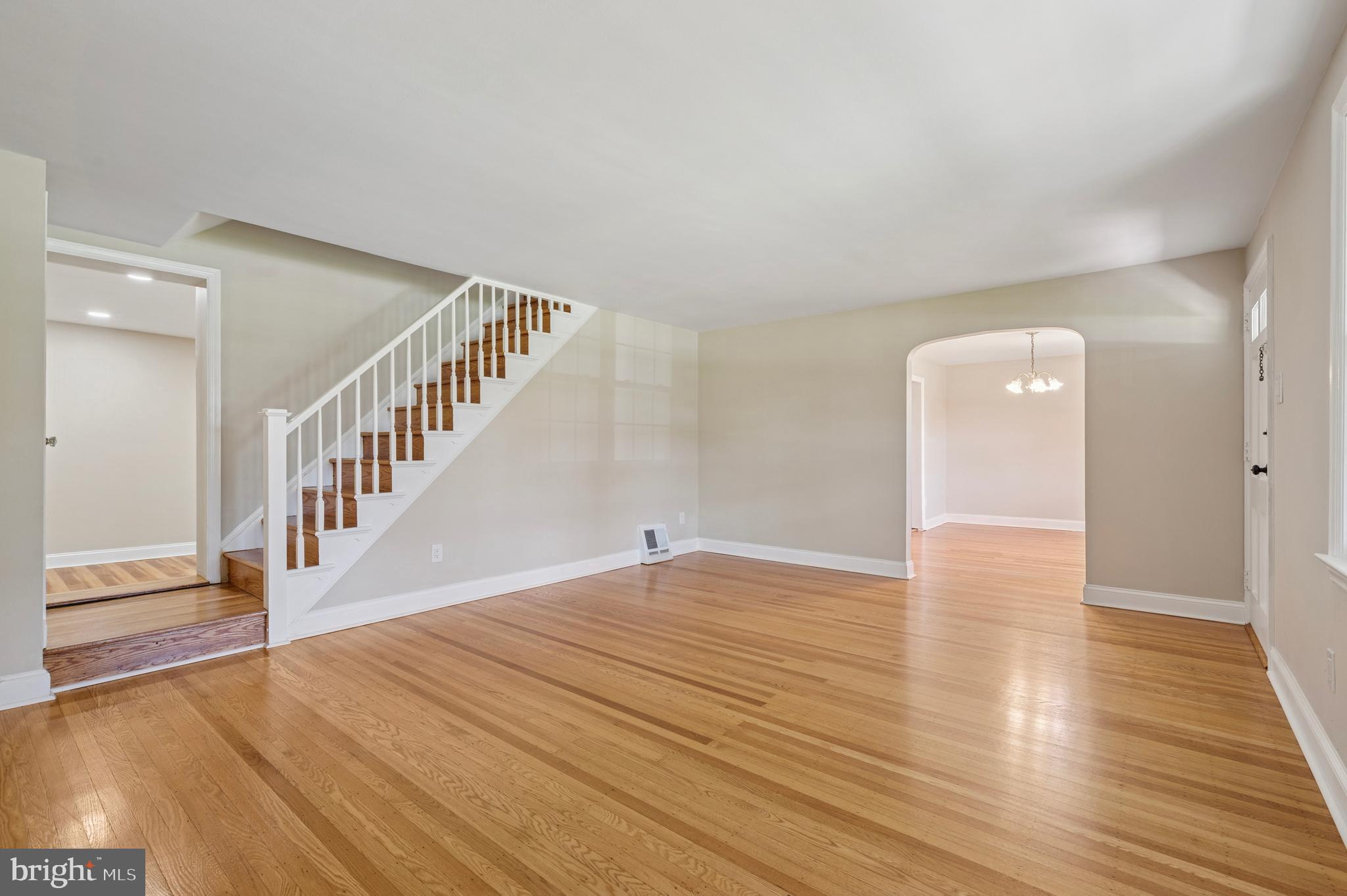 220 Farnham Road Havertown, PA 19083 - Photo 2 of 26 Living Room