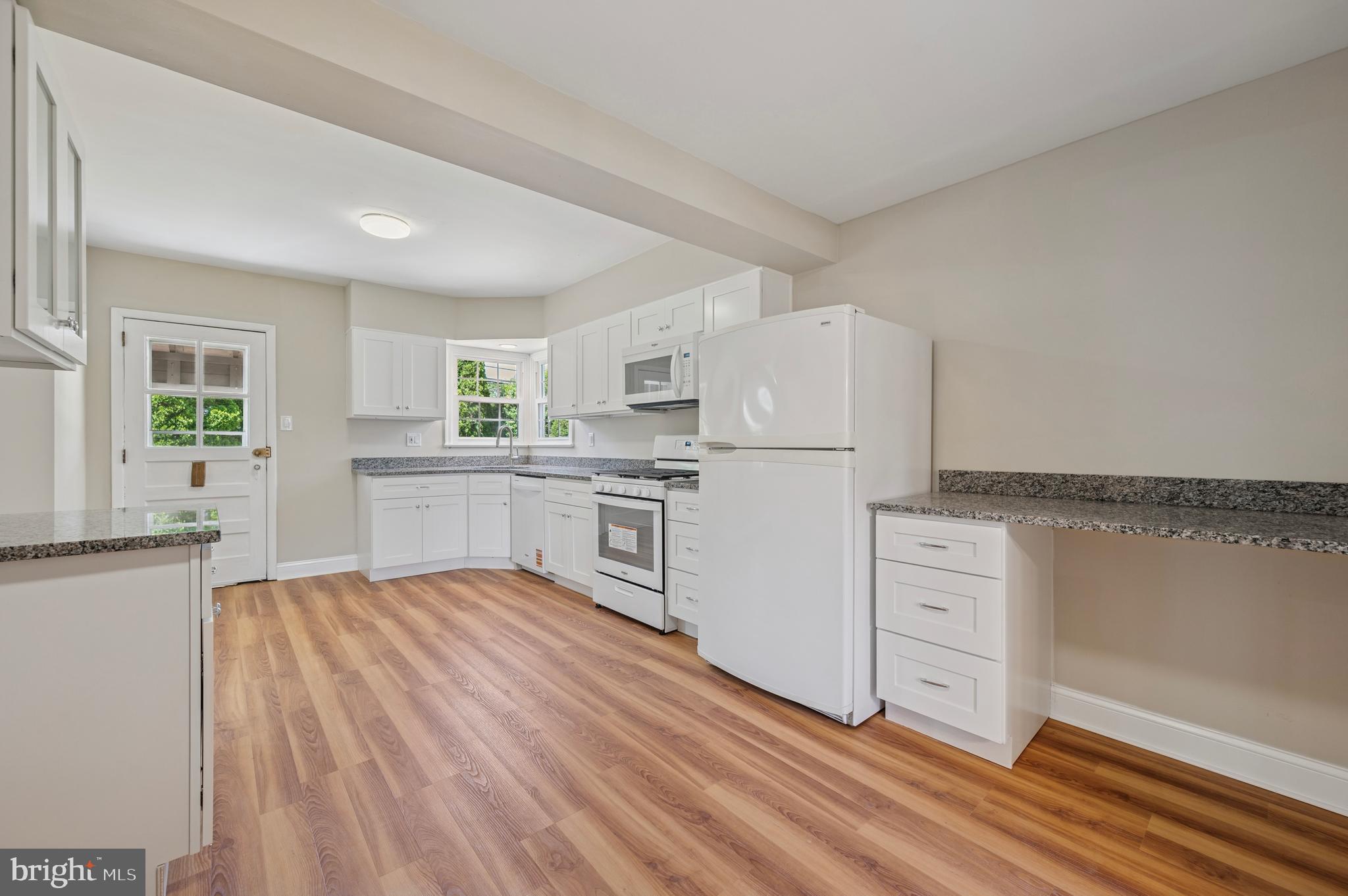 220 Farnham Road Havertown, PA 19083 - Photo 8 of 26 Eat in Kitchen