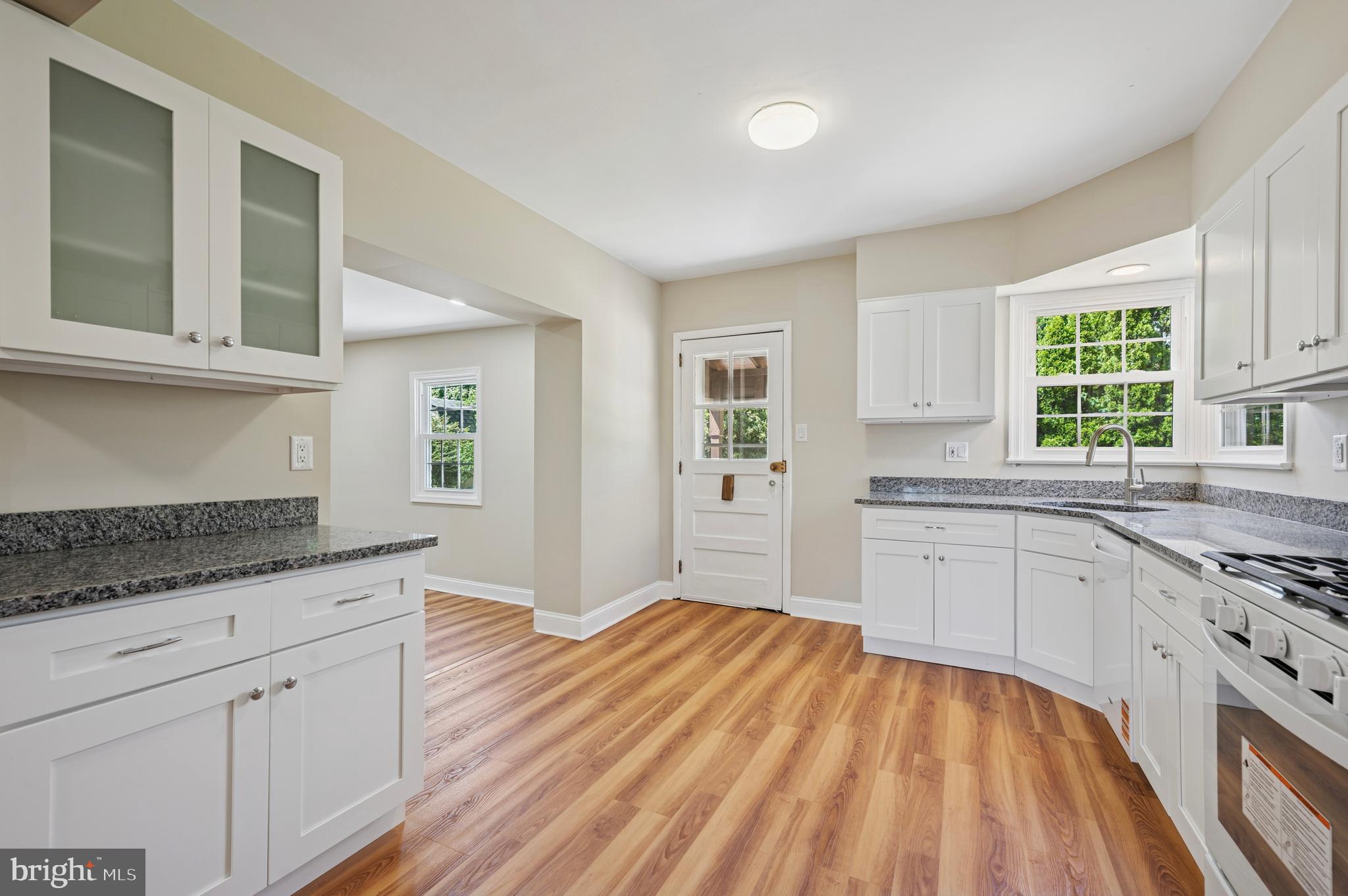 220 Farnham Road Havertown, PA 19083 - Photo 9 of 26
