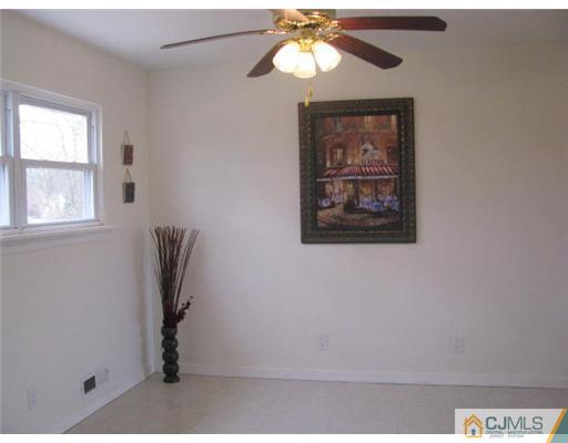 315 Aldrich Road Howell, NJ 07731 - Photo 3 of 13 Gallery Image 3