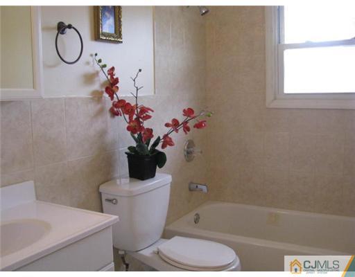 315 Aldrich Road Howell, NJ 07731 - Photo 7 of 13 Gallery Image 7