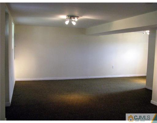 315 Aldrich Road Howell, NJ 07731 - Photo 8 of 13 Gallery Image 8