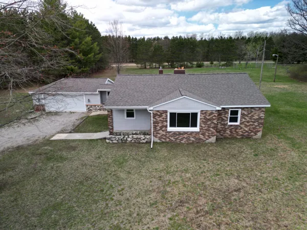 $280,000 | 1861 East Monroe Street, White Cloud, MI 49349