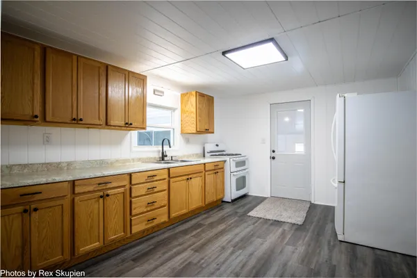 $275,000 | 1861 East Monroe Street, White Cloud, MI 49349