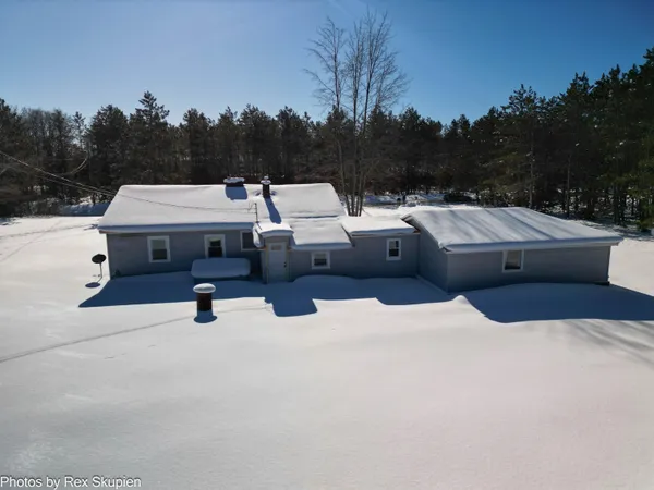 $275,000 | 1861 East Monroe Street, White Cloud, MI 49349