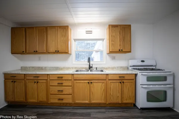 $275,000 | 1861 East Monroe Street, White Cloud, MI 49349