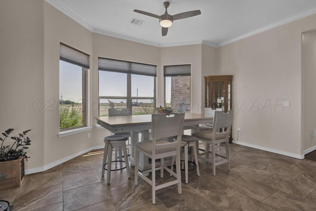 10855 Travis Lane Dumas, TX 79029 - Photo 13 of 40 dining room