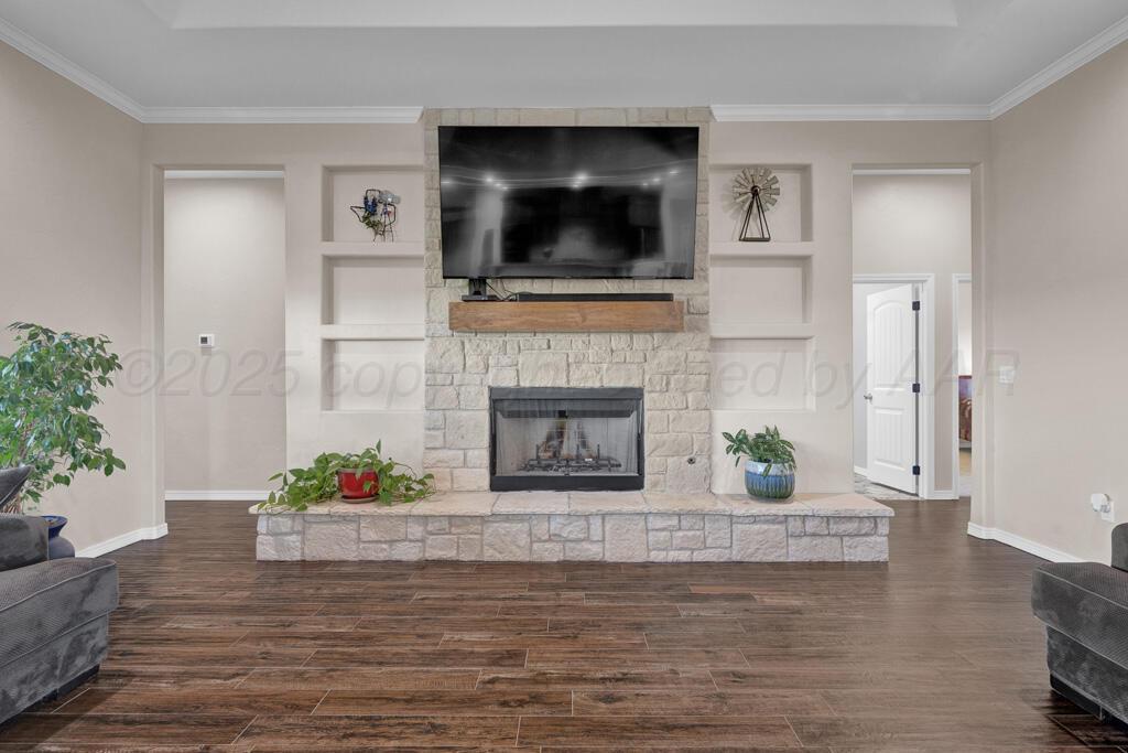 10855 Travis Lane Dumas, TX 79029 - Photo 15 of 40 living room 3