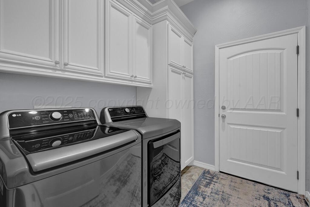 10855 Travis Lane Dumas, TX 79029 - Photo 32 of 40 laundry room