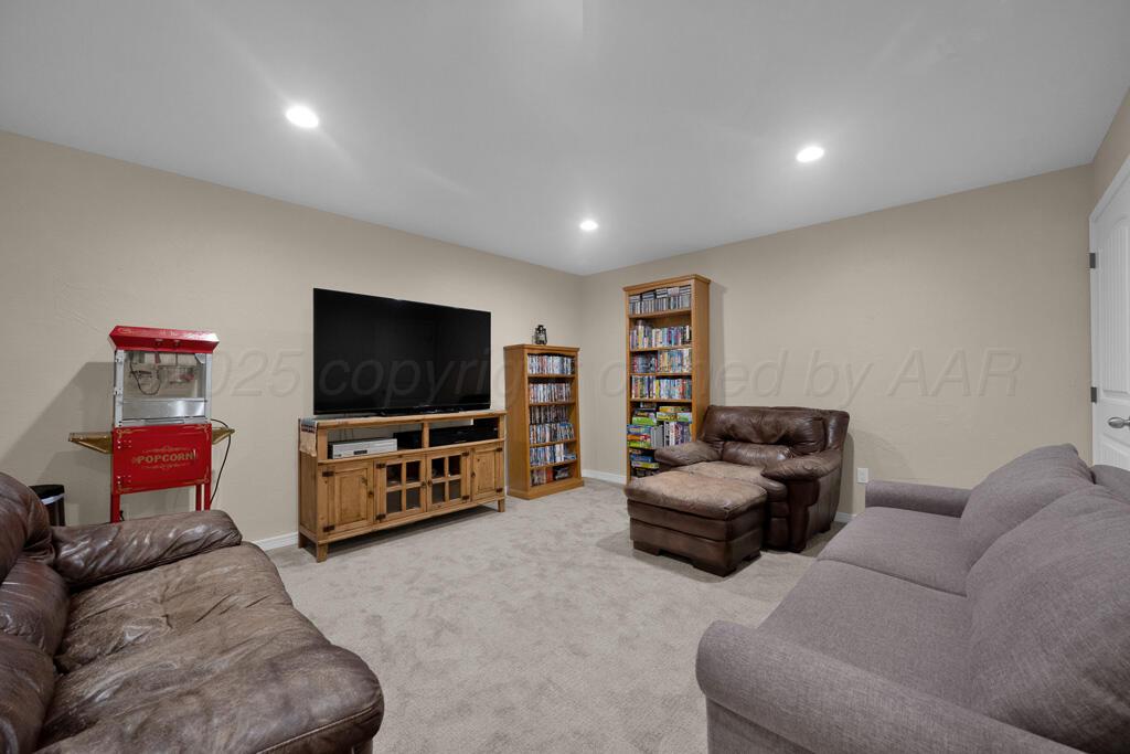10855 Travis Lane Dumas, TX 79029 - Photo 33 of 40 Basement