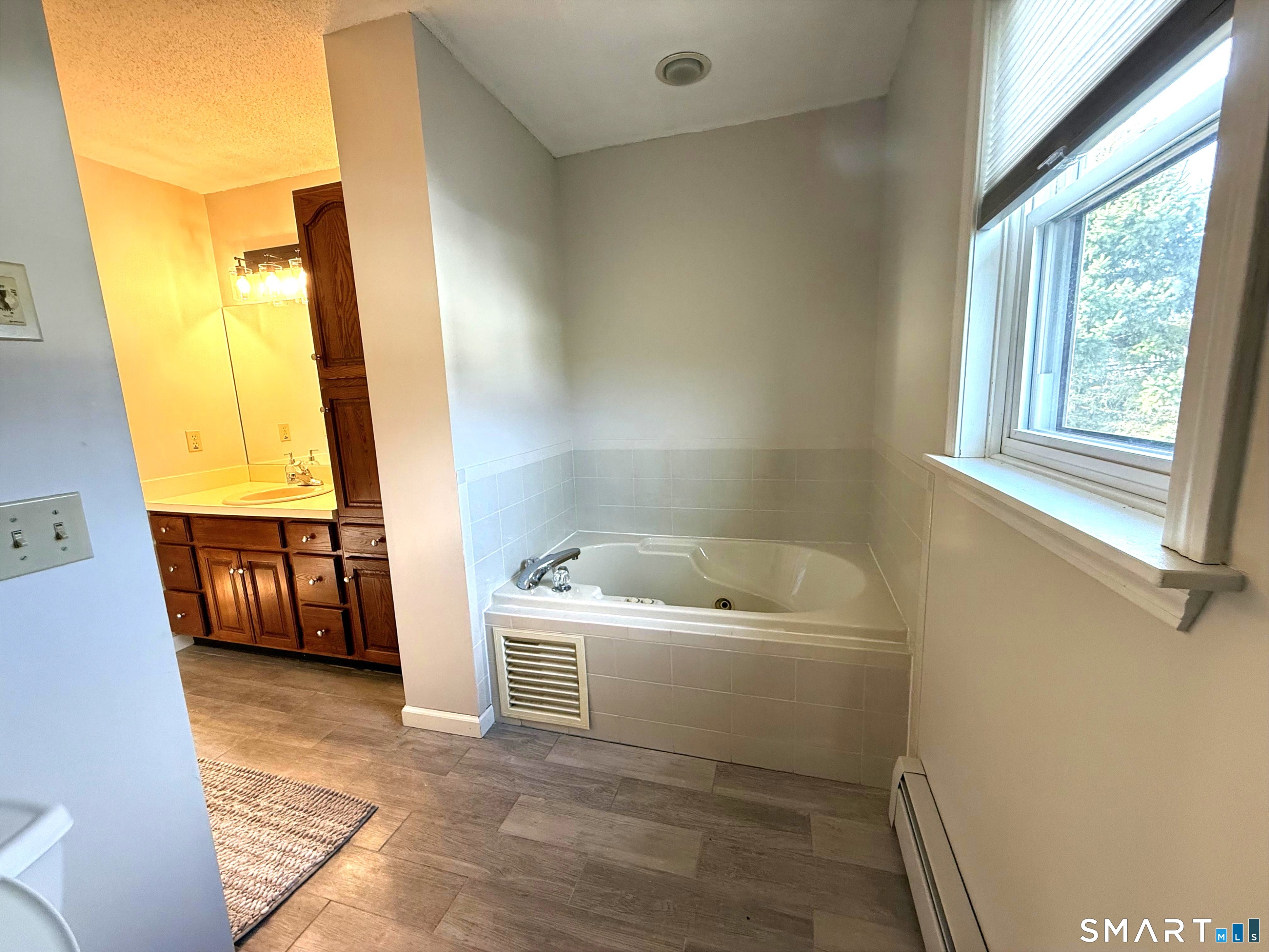 28 Colgate Drive Manchester, CT 06042 - Photo 30 of 41