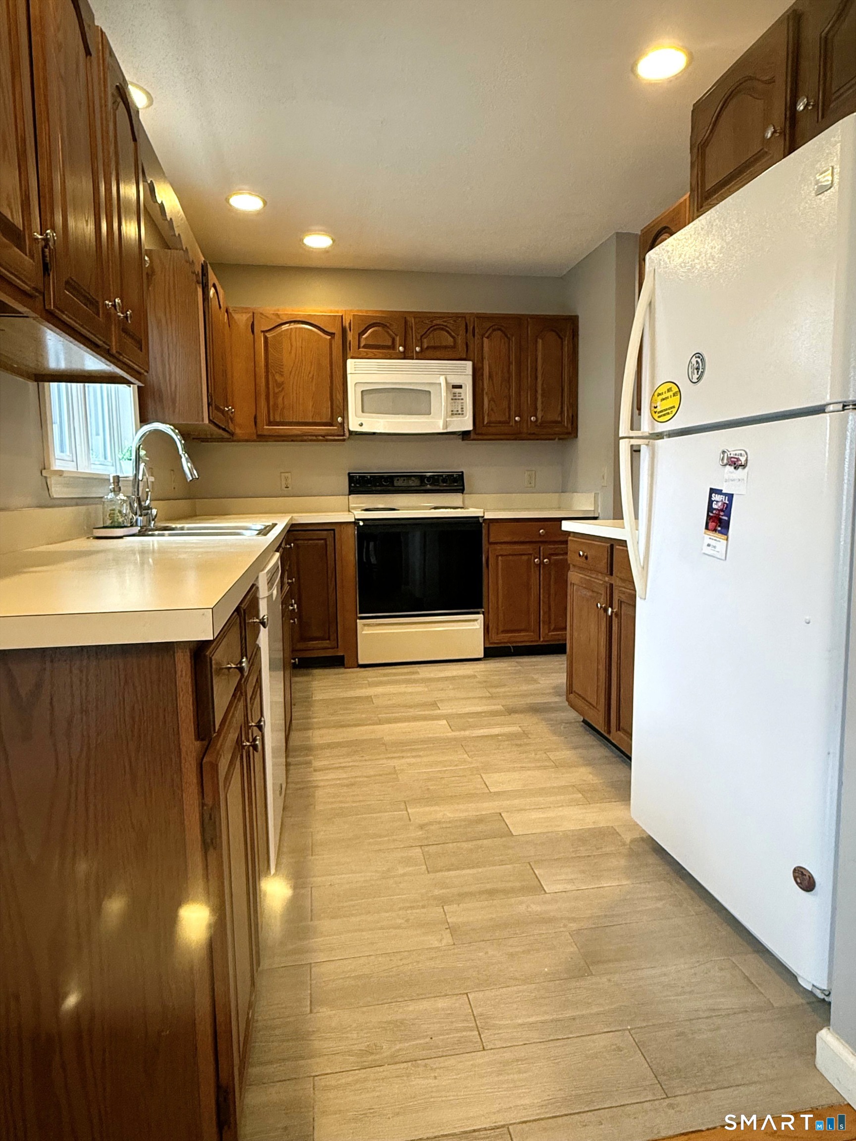 28 Colgate Drive Manchester, CT 06042 - Photo 38 of 41