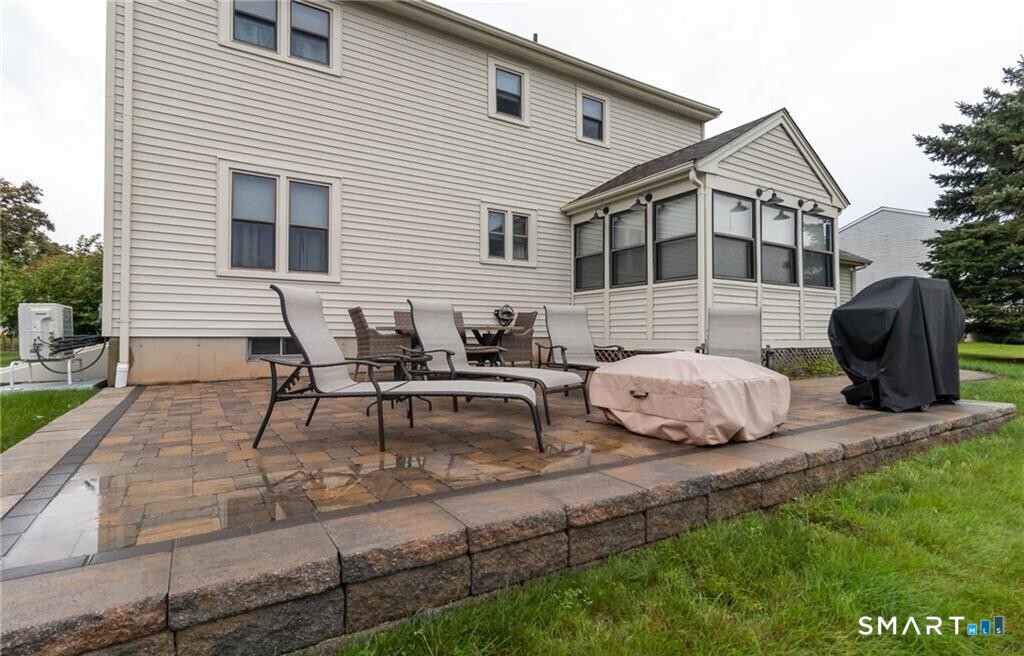 28 Colgate Drive Manchester, CT 06042 - Photo 4 of 41