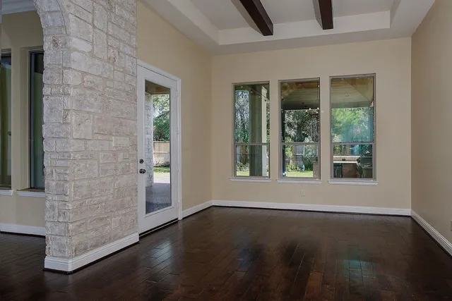 $899,000 | 330 Mill Creek Road, Pinehurst, TX 77362