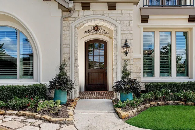 $899,000 | 330 Mill Creek Road, Pinehurst, TX 77362